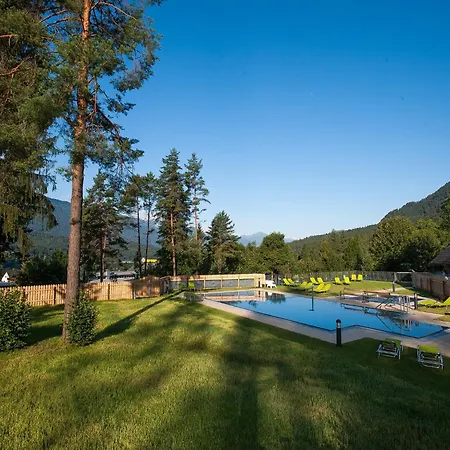 Alluring In With Terrace * Presseggen